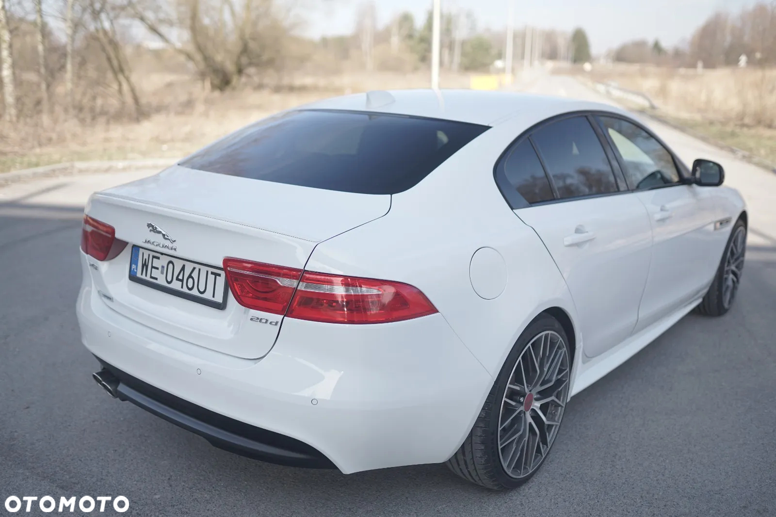 Jaguar XE - 8