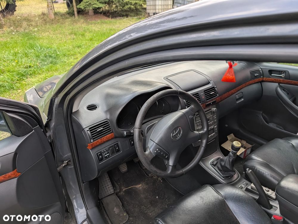 Toyota Avensis 2.2 D-4D Sol - 10