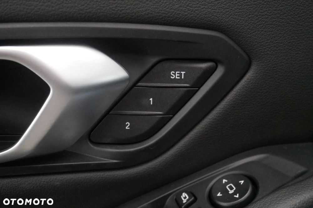 BMW Seria 3 - 36