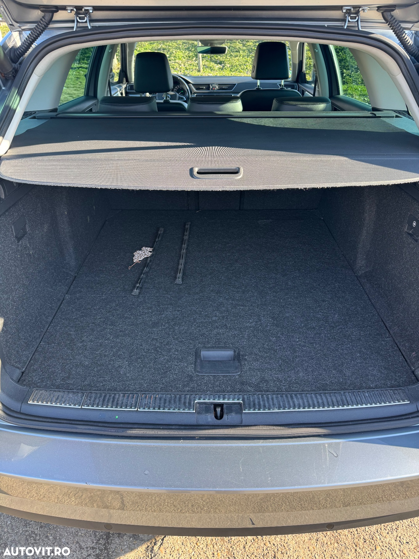 Skoda Superb 2.0 TDI DSG Premium Edition - 9