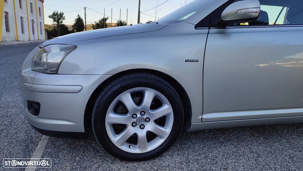 Toyota Avensis SW 2.0 D-4D Sol - 4