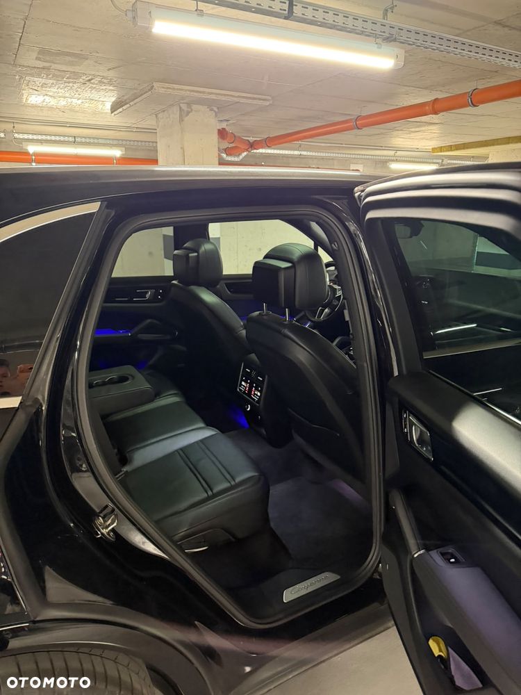Porsche Cayenne - 23