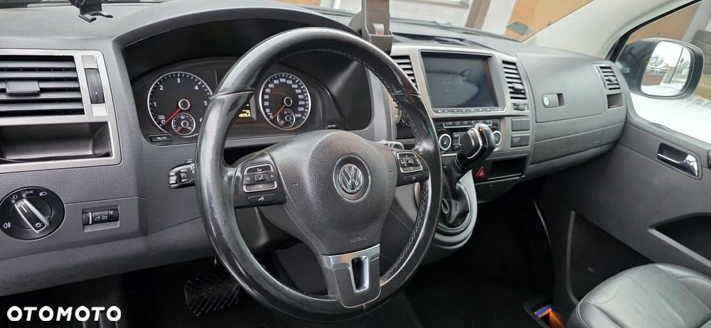 Volkswagen Caravelle - 8