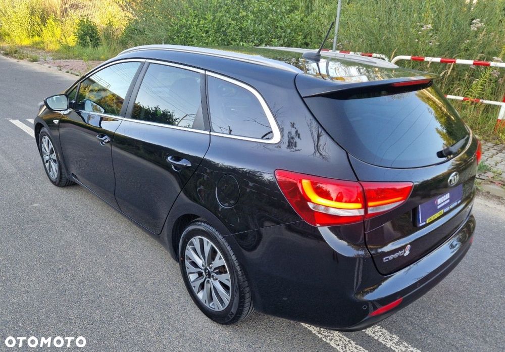 Kia Ceed 1.6 GDI Fifa World Cup Edition - 5