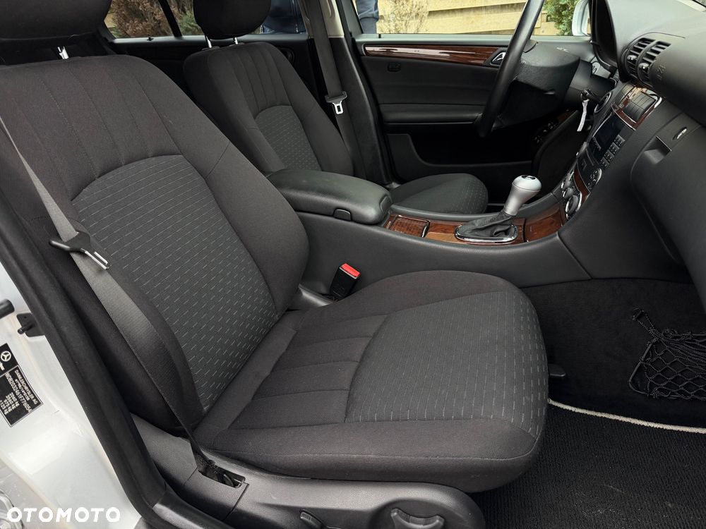 Mercedes-Benz Klasa C 180 Kompressor Automatik Avantgarde Sport Edition + - 10