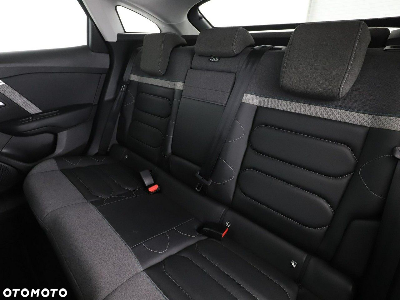 Citroën C4 1.2 PureTech Shine S&S - 17