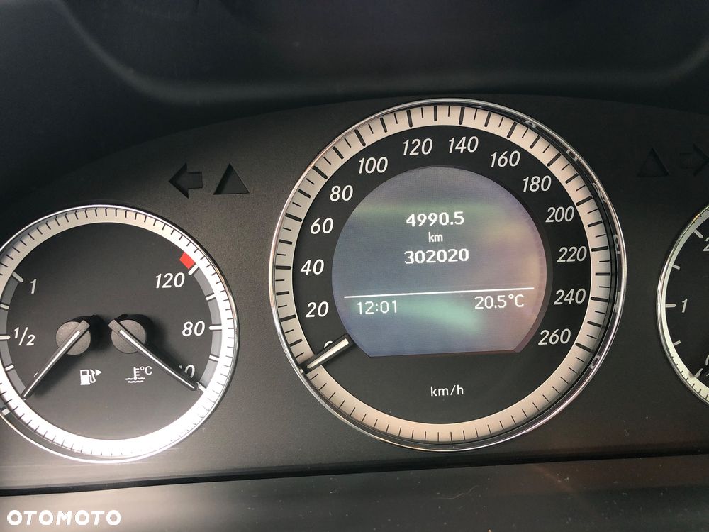 Mercedes-Benz Klasa C 220 CDI BlueEff Avantgarde - 16