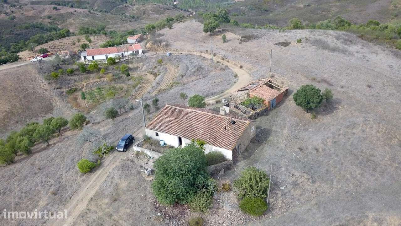 Moradia em Ruína com Terreno de 17.000 m2 em Vale Grande de Cima – São - Grande imagem: 2/26