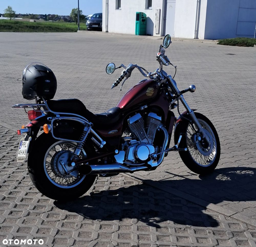 Suzuki Intruder - 3