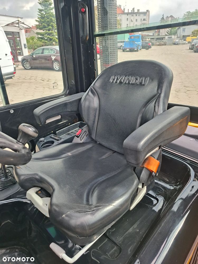 Hyundai 25D-9E - 7