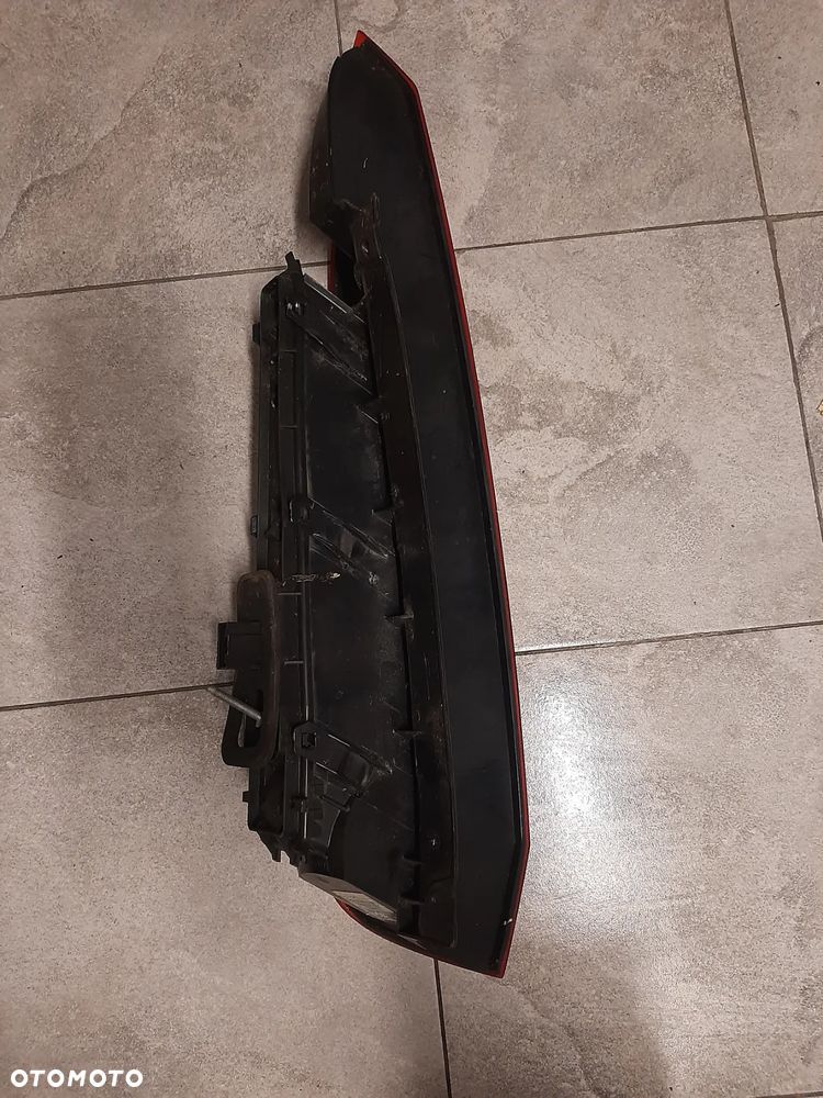 FORD FIESTA MK6 LAMPA PRAWY TYŁ - 3