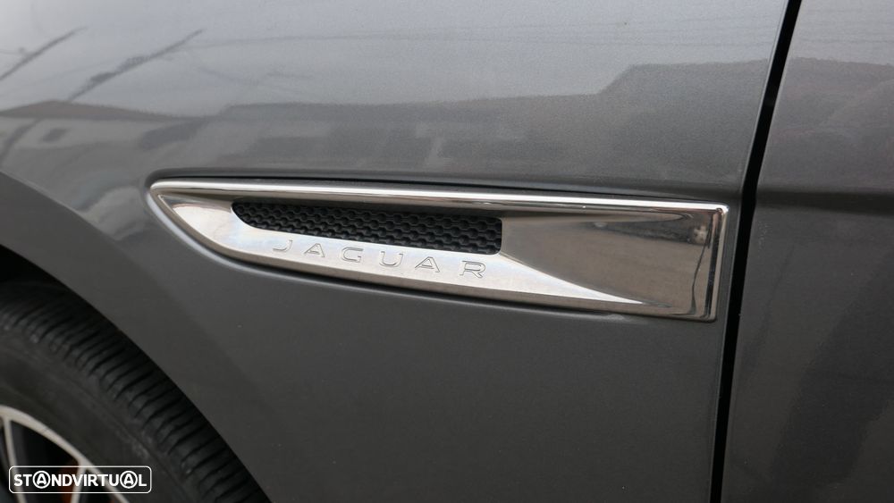 Jaguar F-Pace - 8