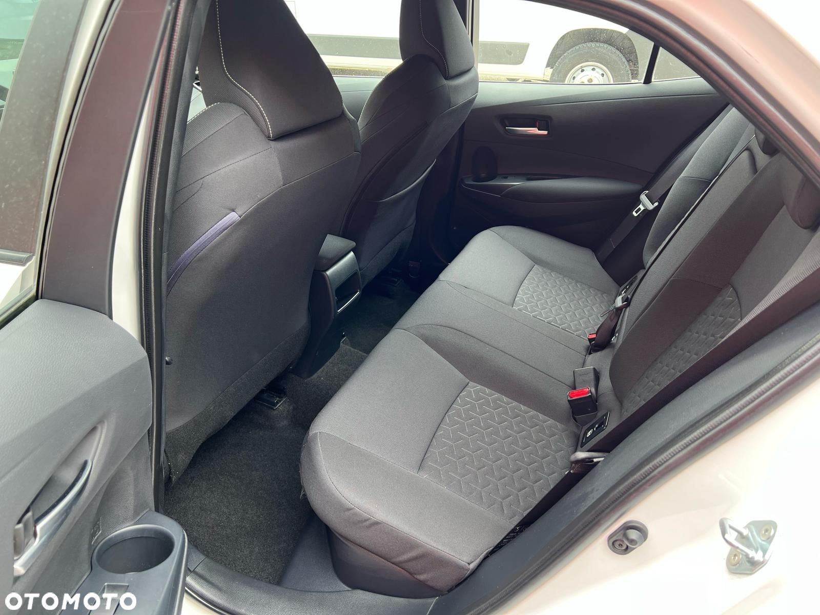 Toyota Corolla 1.8 Hybrid Business Edition - 21