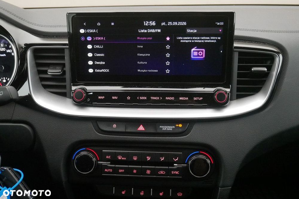 Kia Ceed - 10