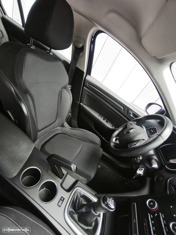 Renault Mégane Sport Tourer - 7