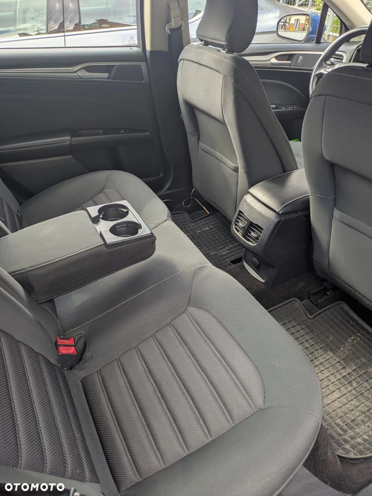 Ford Fusion - 11