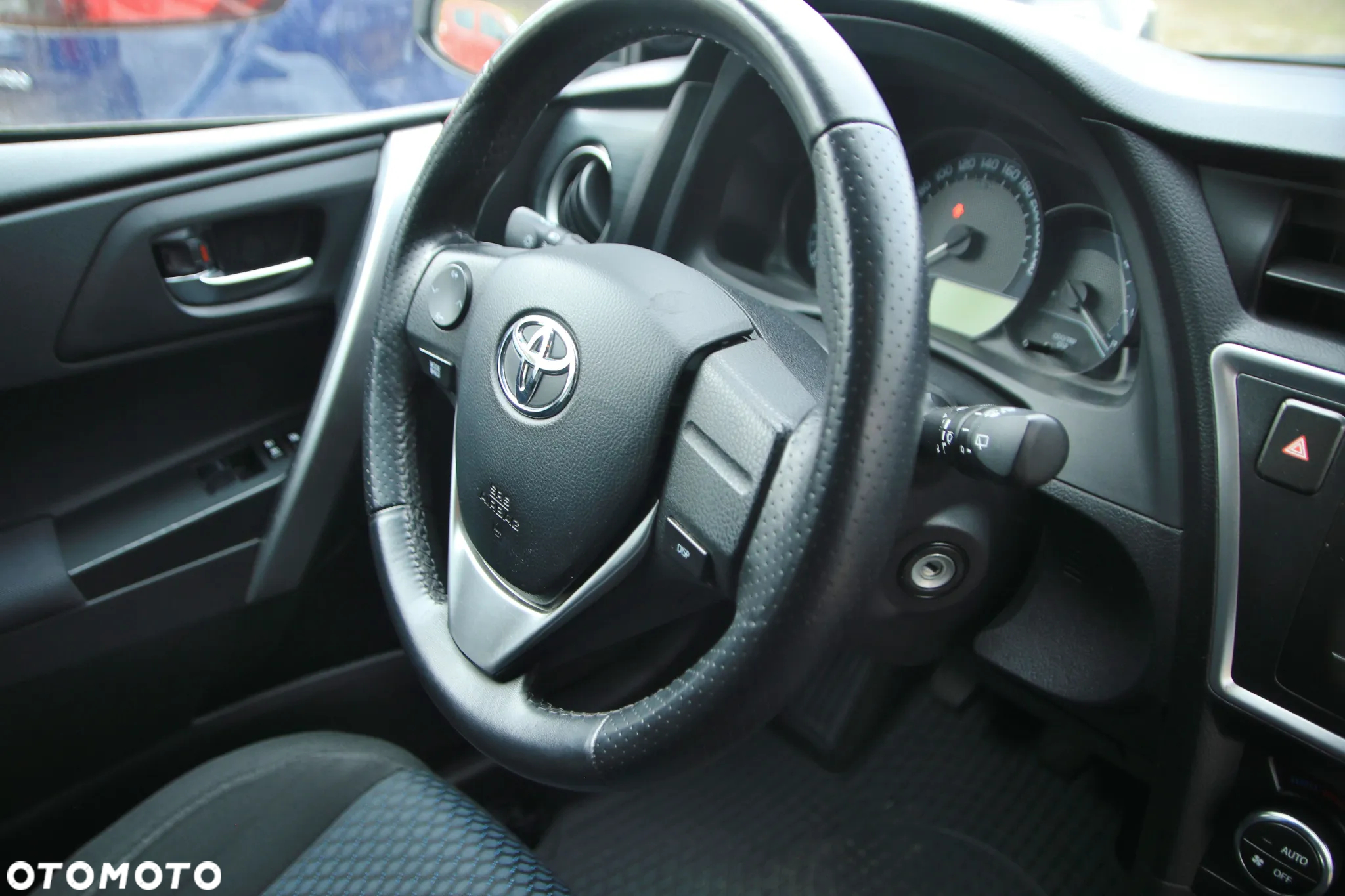 Toyota Auris - 5