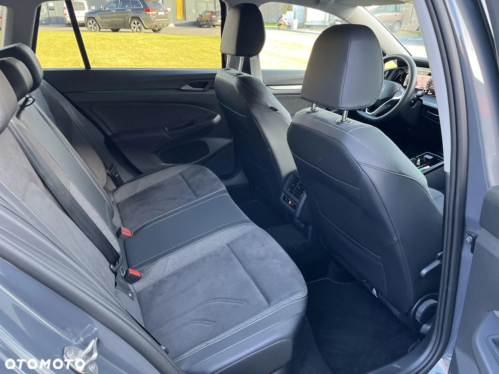 Volkswagen Golf Variant - 21