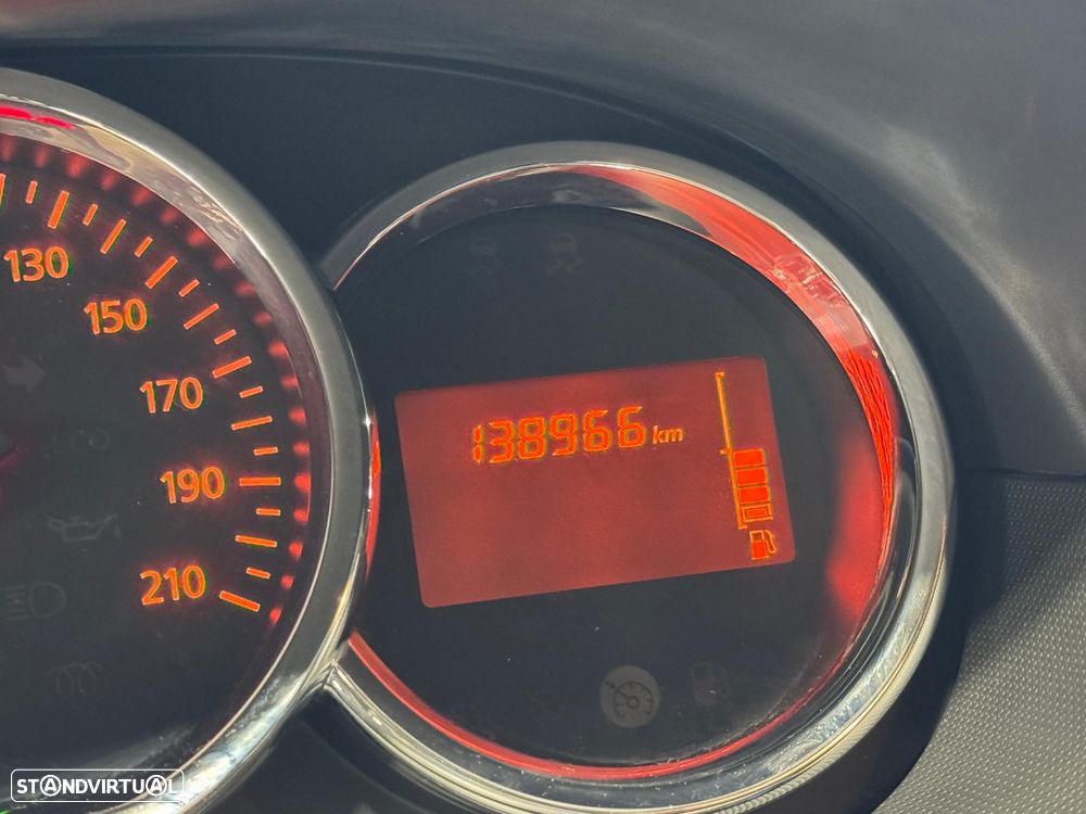 Dacia Duster 1.5 dCi Prestige - 11