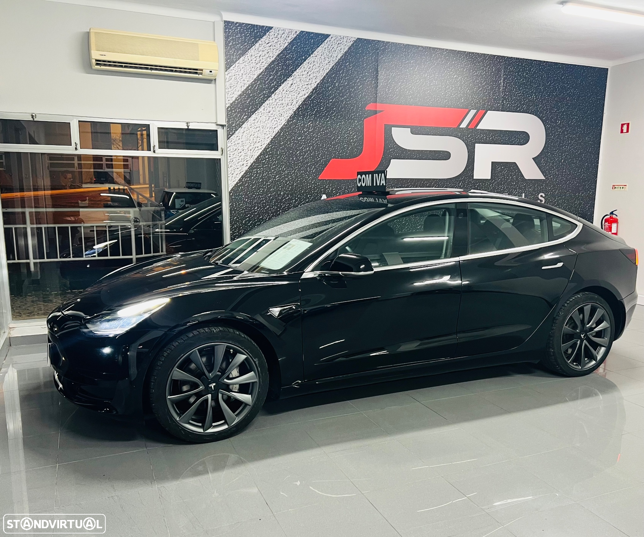 Tesla Model 3 Standard Range Plus RWD - 3
