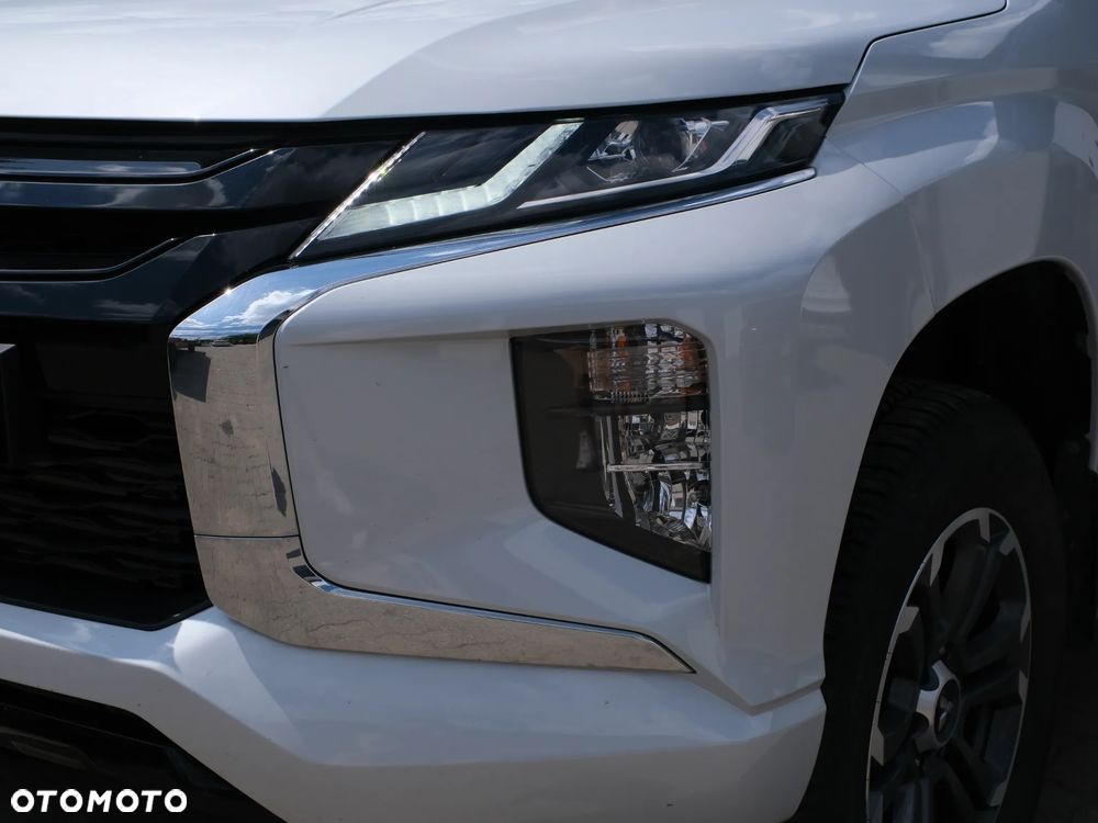 Mitsubishi L200 - 6