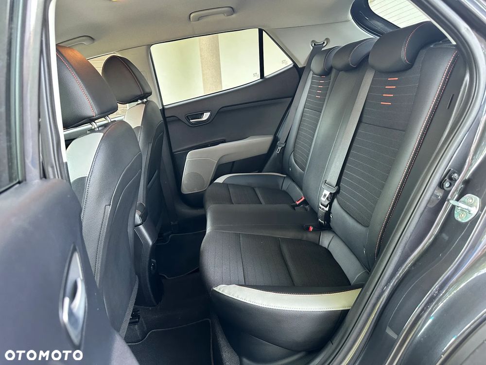 Kia Stonic - 24