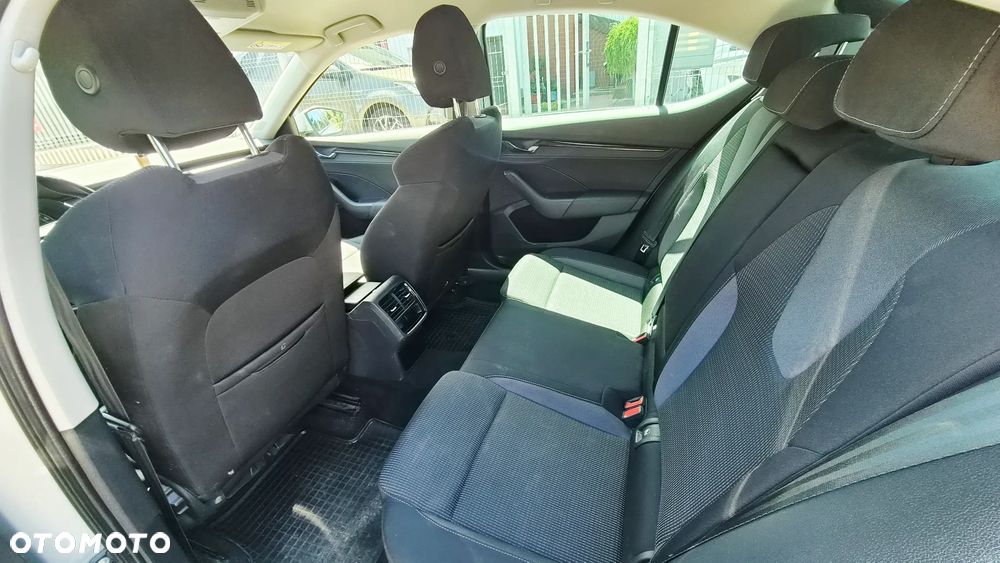 Skoda Octavia 1.5 TSI ACT Ambition - 8