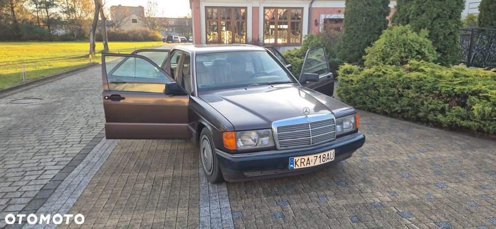 Mercedes-Benz W201 (190) - 14