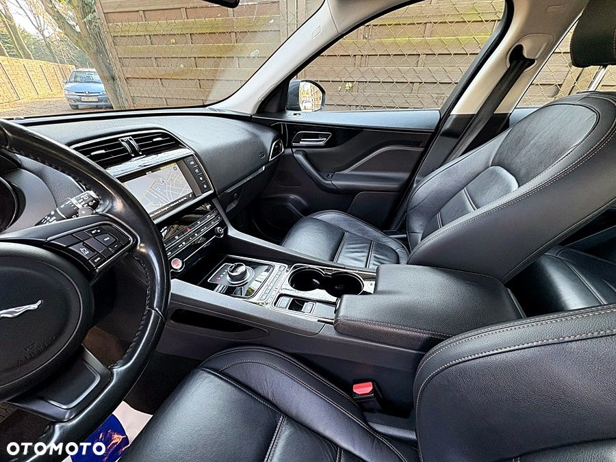 Jaguar F-Pace 20d AWD Prestige - 18