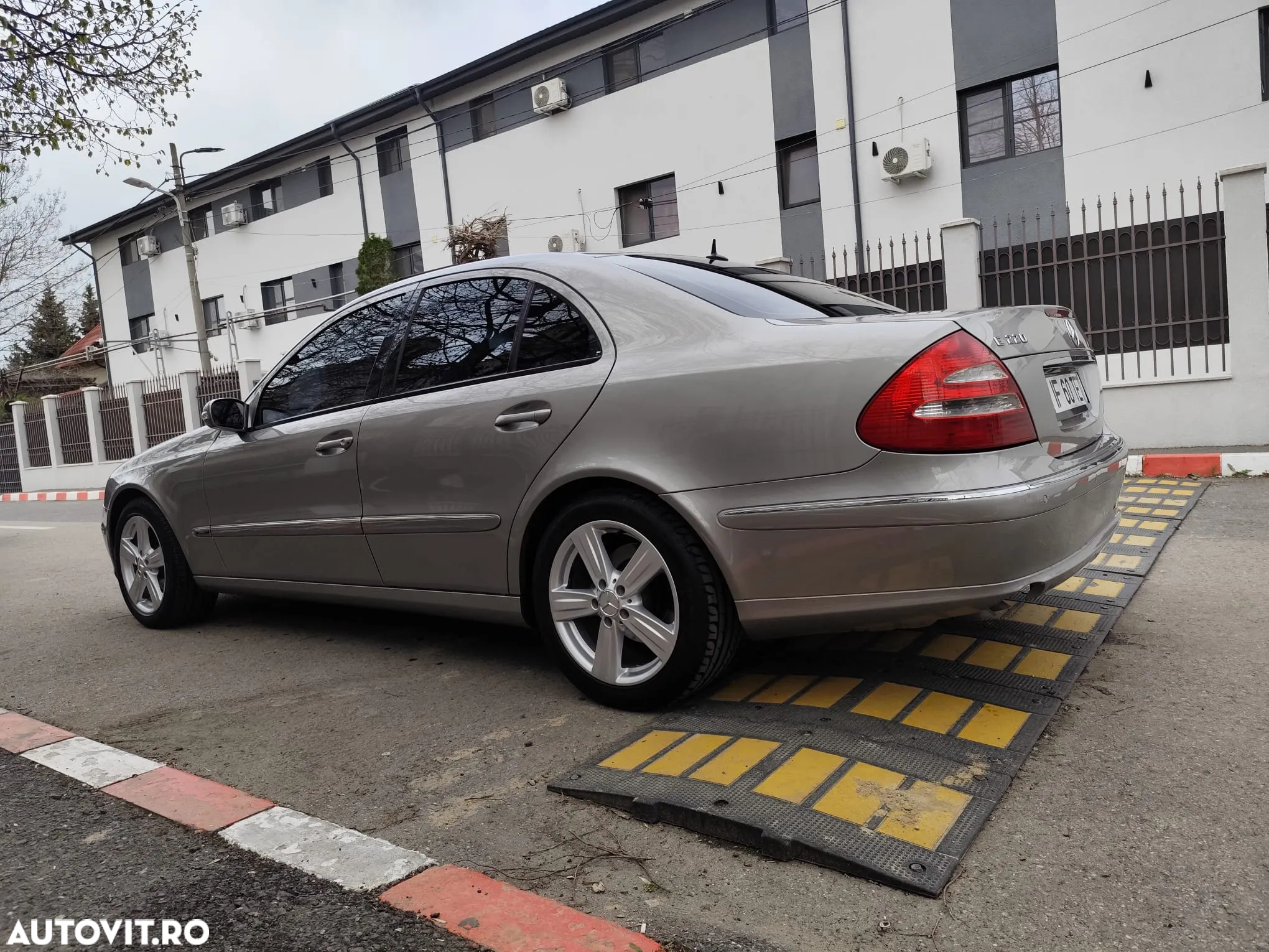 Mercedes-Benz E 220 CDI Automatik Classic DPF - 4