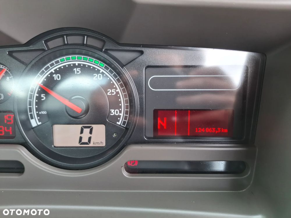 Renault Midlum 220 Zamiatarka Johnston VS500 Szczotki L/R Obie Strony Napęd Hydrostatyczny 2012r - 21