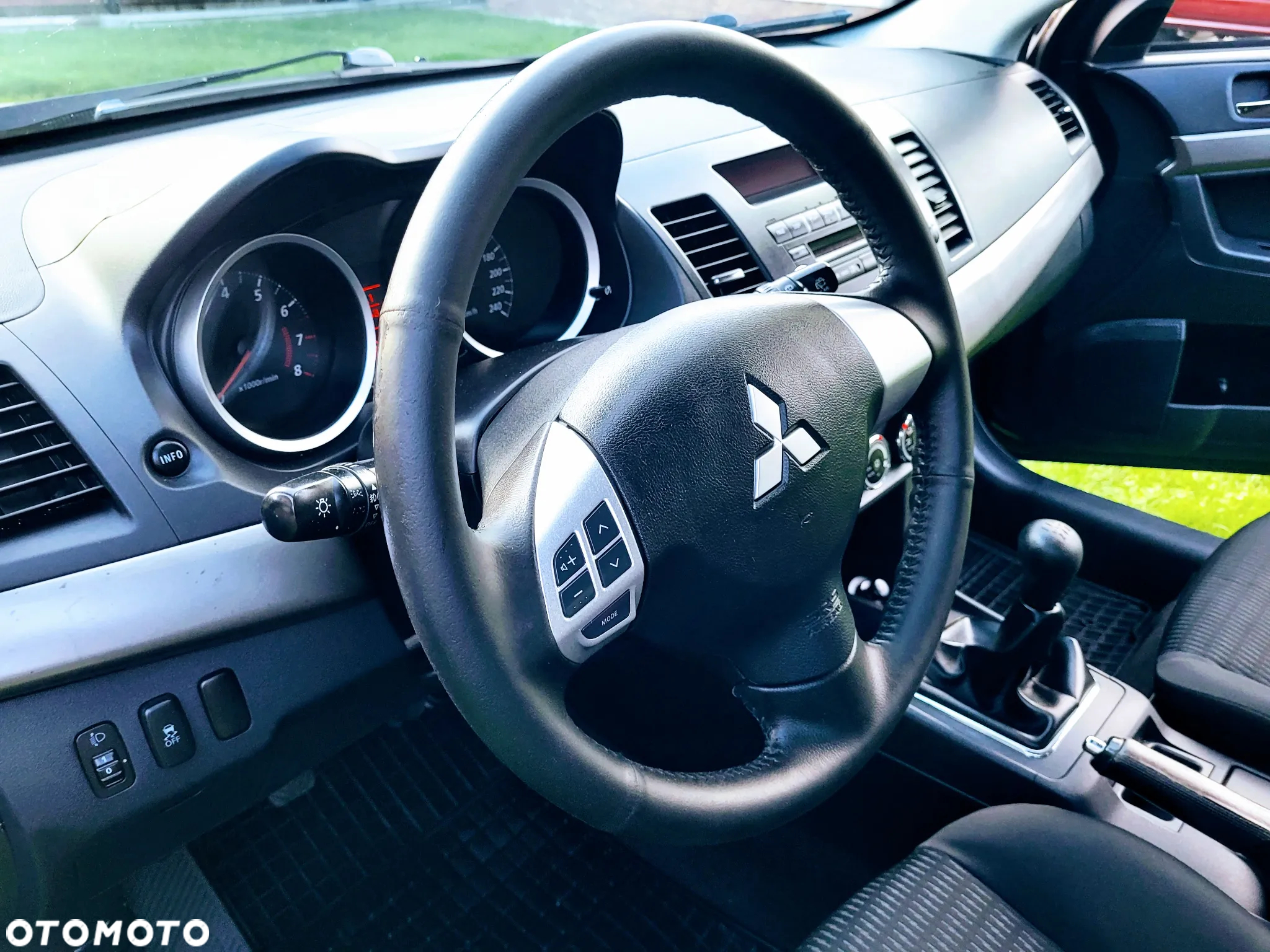 Mitsubishi Lancer 1.6 Invite - 39
