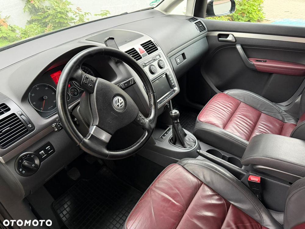 Volkswagen Touran 2.0 TDI Highline - 8