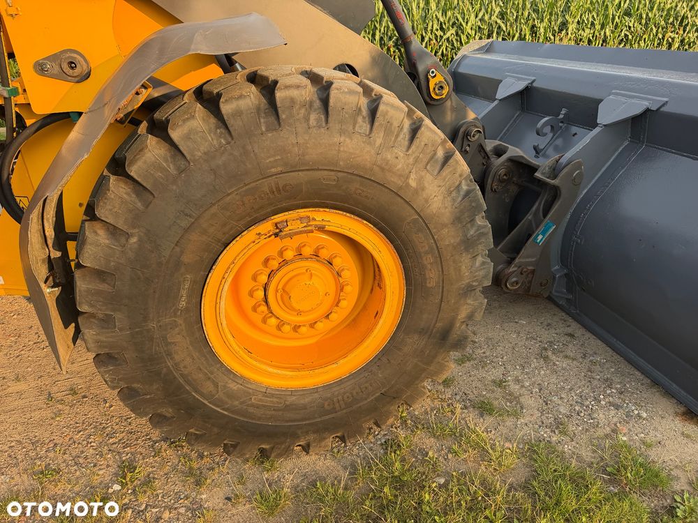 Volvo L90F - 9