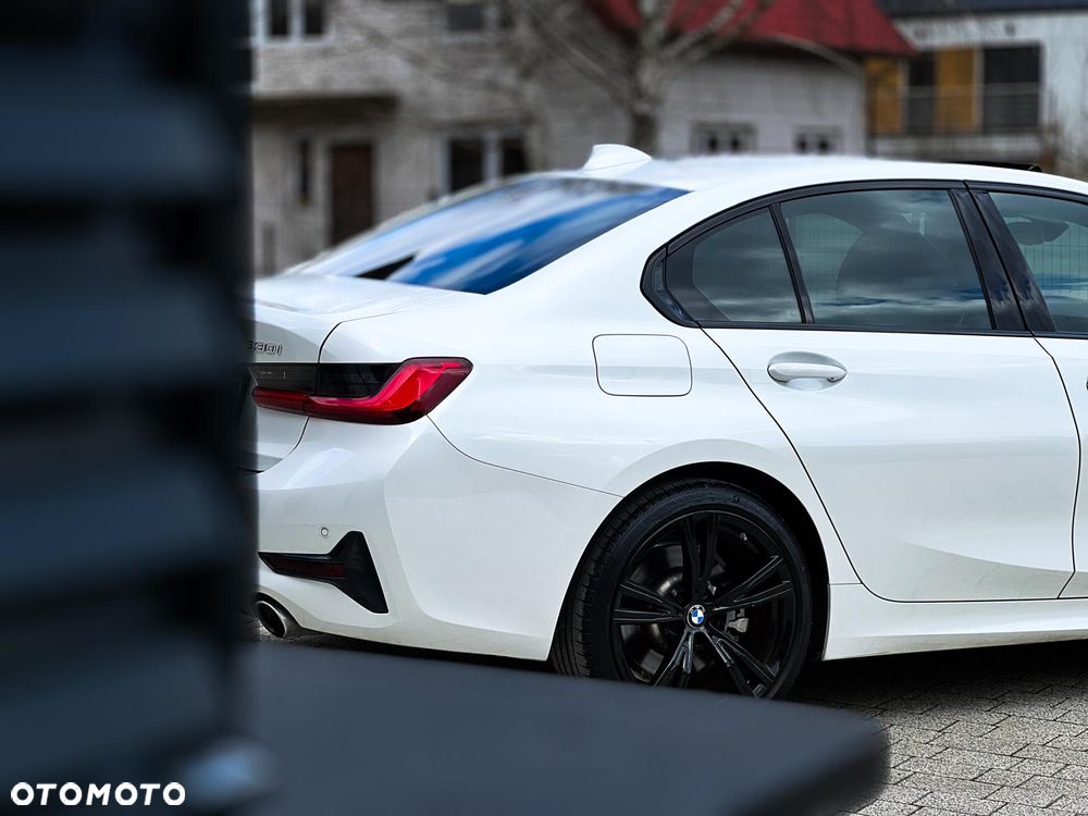 BMW Seria 3 330i Sport Line sport - 10