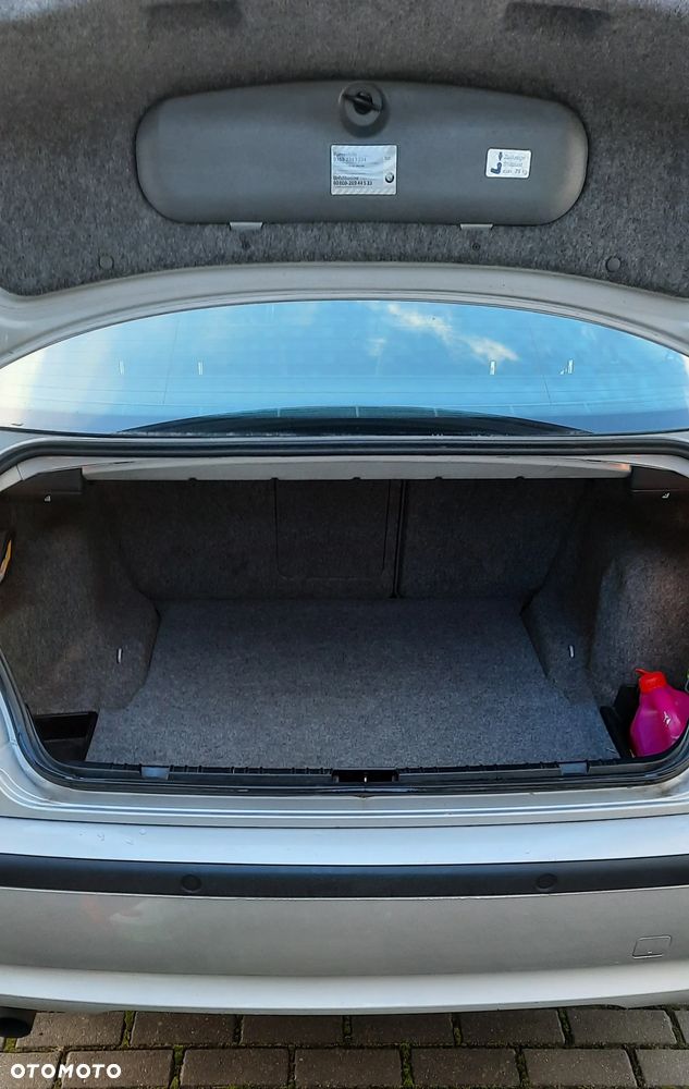 BMW Seria 3 318i - 13