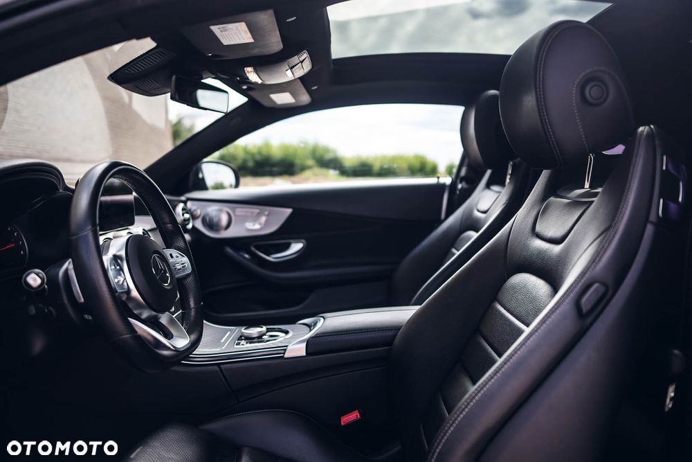 Mercedes-Benz Klasa C 300 Coupe 9G-TRONIC AMG Line - 16