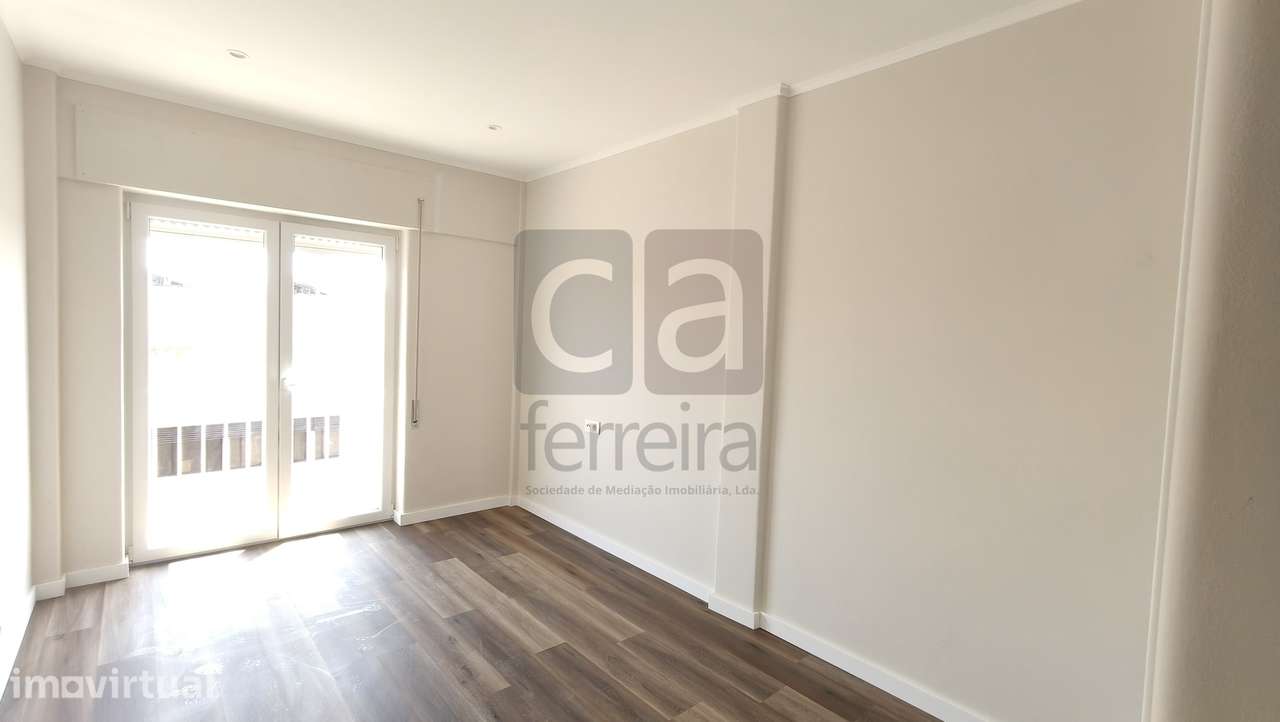 Apartamento T4 totalmente remodelado - Grande imagem: 5/24