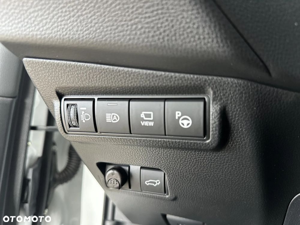 Toyota Corolla Cross 2.0 Hybrid Executive - 29