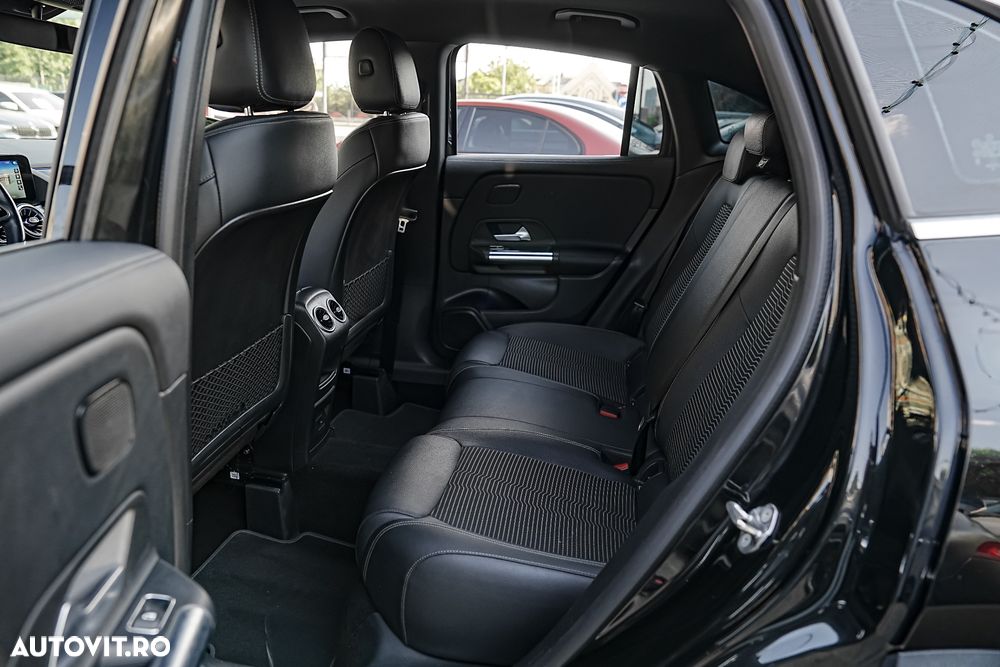 Mercedes-Benz GLA - 16