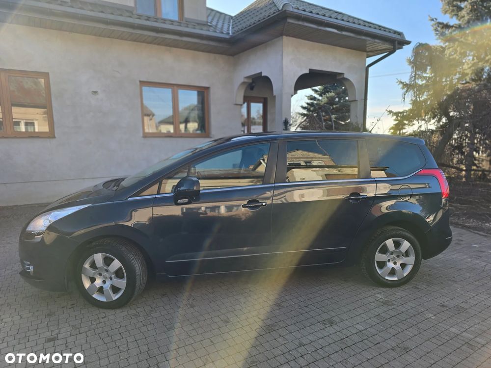 Peugeot 5008 - 5