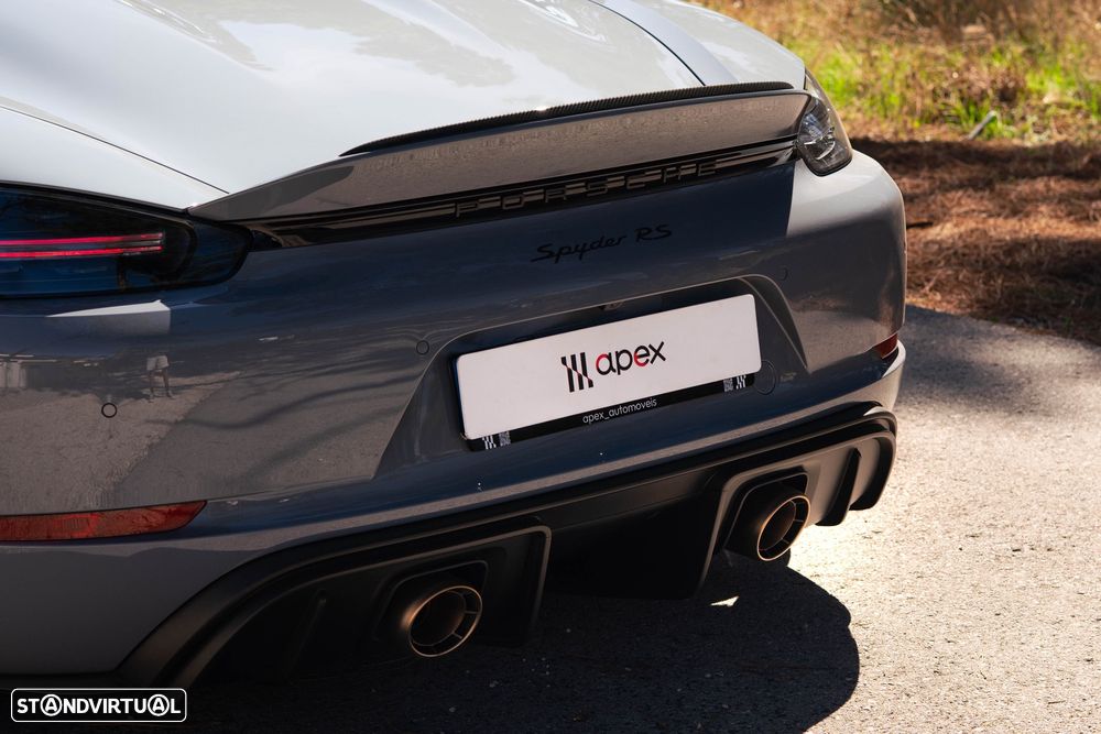 Porsche 718 Spyder RS - 35