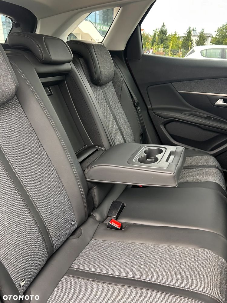 Peugeot 3008 1.2 PureTech Allure S&S EAT6 - 21