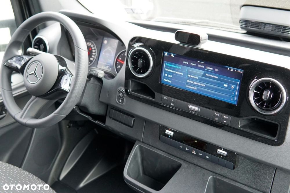 Mercedes-Benz Sprinter - 17