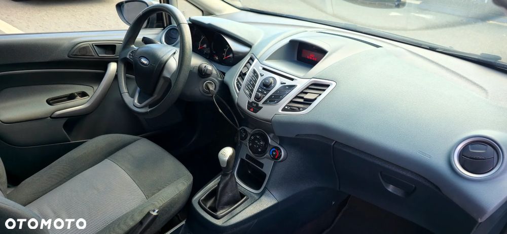 Ford Fiesta - 15