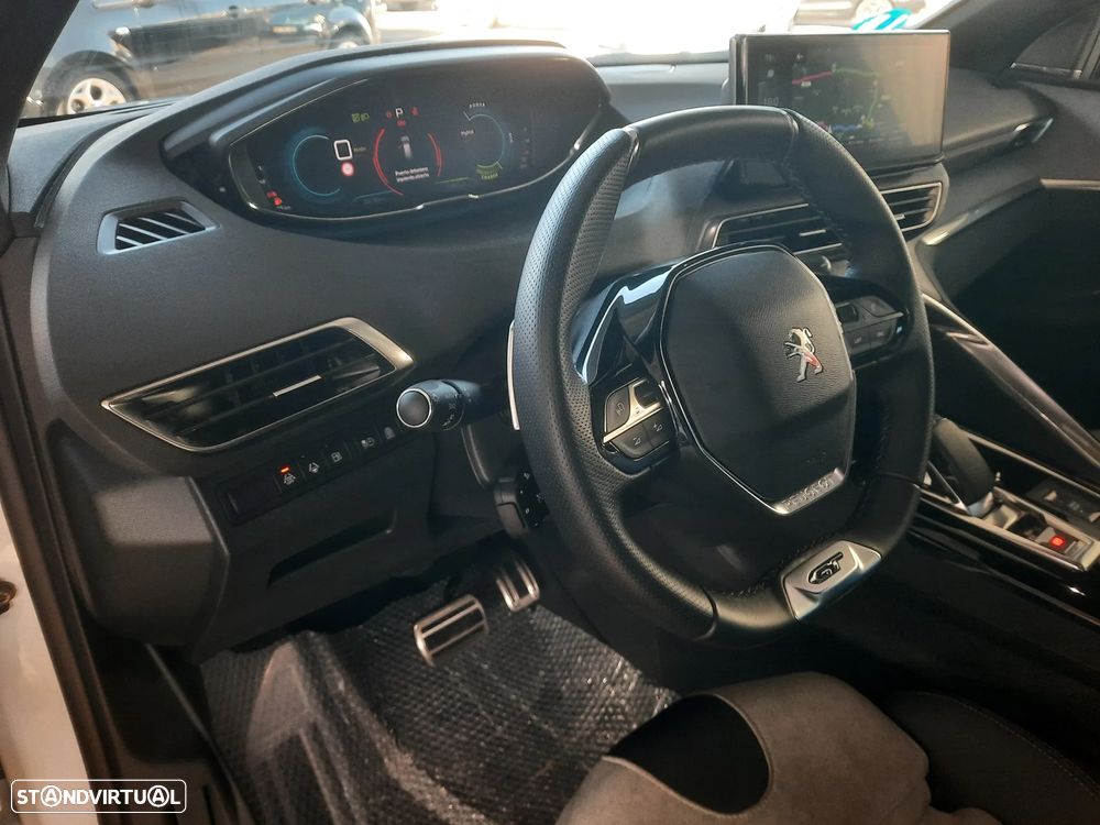 Peugeot 3008 1.6 Hybrid GT Pack e-EAT8 - 22