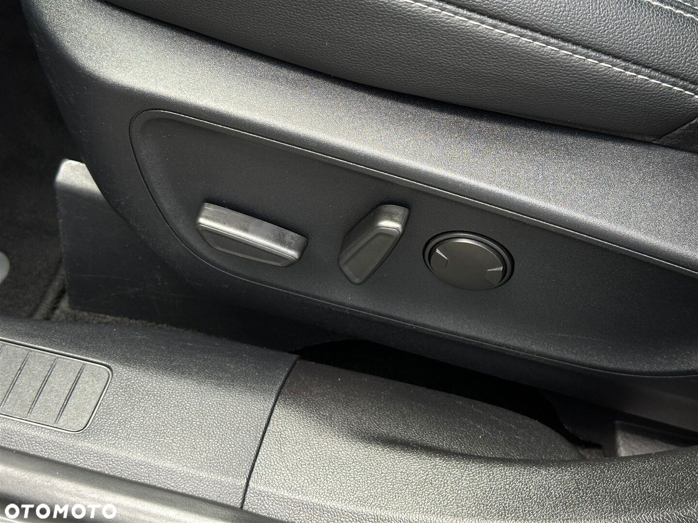 Ford Kuga - 10