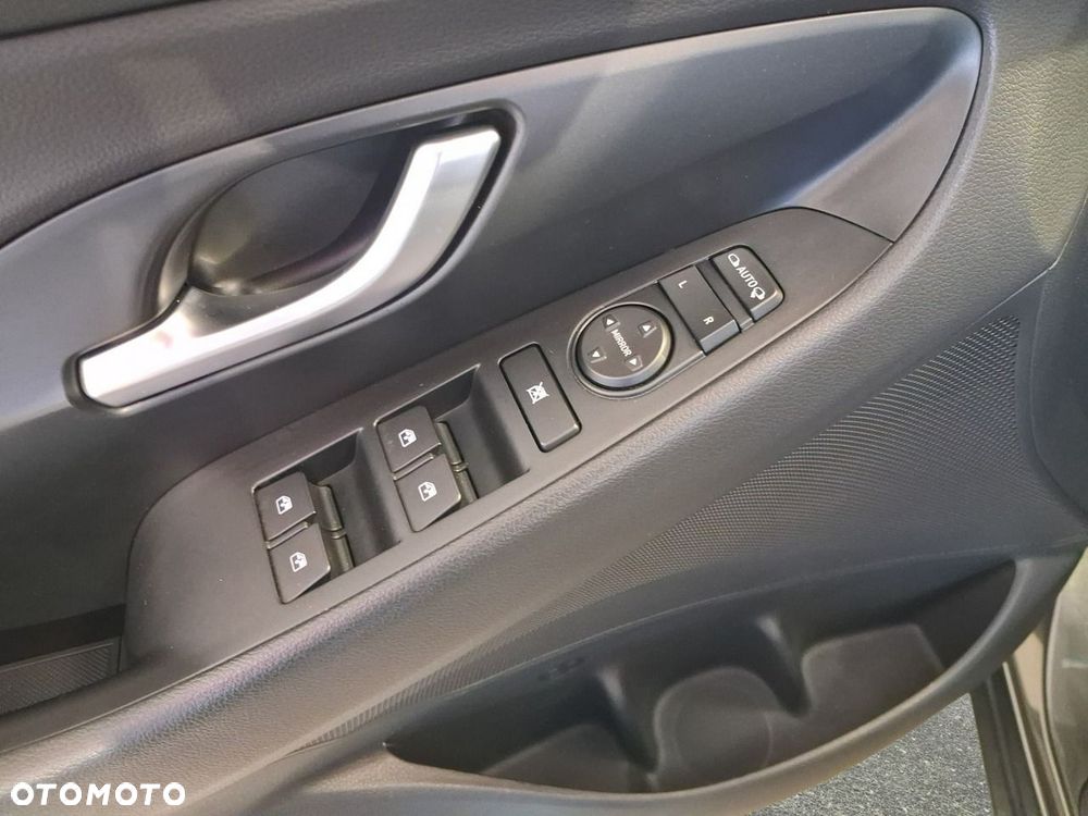 Hyundai i30 - 23
