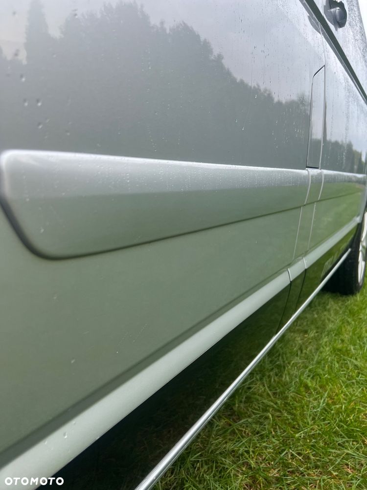 Volkswagen Multivan - 20