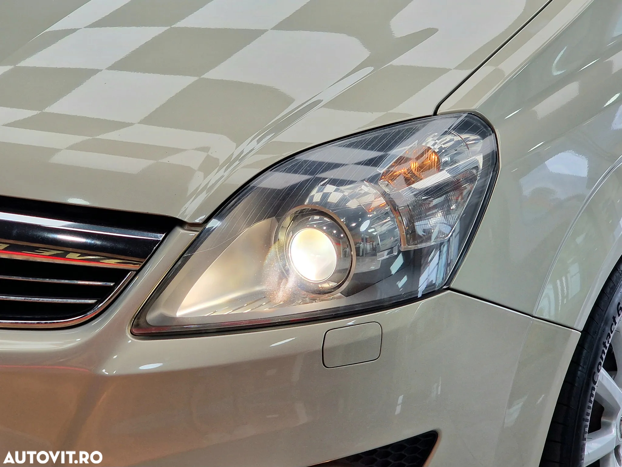 Opel Zafira 1.6 Cosmo - 28